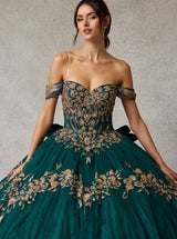 Emerald Green Quinceañera Ball Gown with Gold Embroidery – Luxury Off-Shoulder Princess Dress