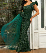Elegant Green New design One Shoulder Flare Sleeve with tulle Draped