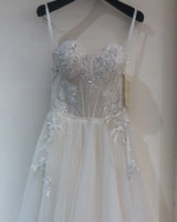 Gorgeous Appliques Court Train A-Line Wedding Dress Luxury Strapless Backless Bridal Gown