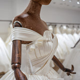 New Luxury Princess Wedding Dresses Off the Shoulder Lace Appliques A-Line Satin