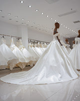 New Luxury Princess Wedding Dresses Off the Shoulder Lace Appliques A-Line Satin