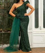Elegant Green New design One Shoulder Flare Sleeve with tulle Draped
