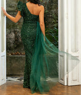 Elegant Green New design One Shoulder Flare Sleeve with tulle Draped