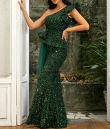 Elegant Green New design One Shoulder Flare Sleeve with tulle Draped