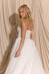 Sweetheart A-Line Wedding Dress with detachable puff Sleeves