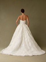 Luxury Floral Lace Ball Gown Wedding Dress – Strapless Princess Bridal Gown with Beaded Embroidery