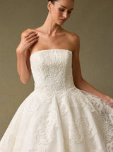 Luxury Floral Lace Ball Gown Wedding Dress – Strapless Princess Bridal Gown with Beaded Embroidery