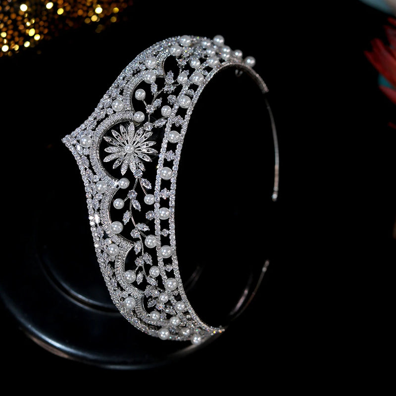 Bridal Crown with Swarovski Elements and pearls - Krystall