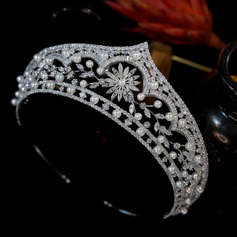 Bridal Crown with Swarovski Elements and pearls - Krystall