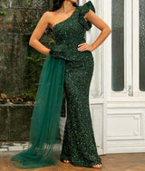 Elegant Green New design One Shoulder Flare Sleeve with tulle Draped