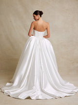 Sweetheart neckline lace corset wedding dress closeup
