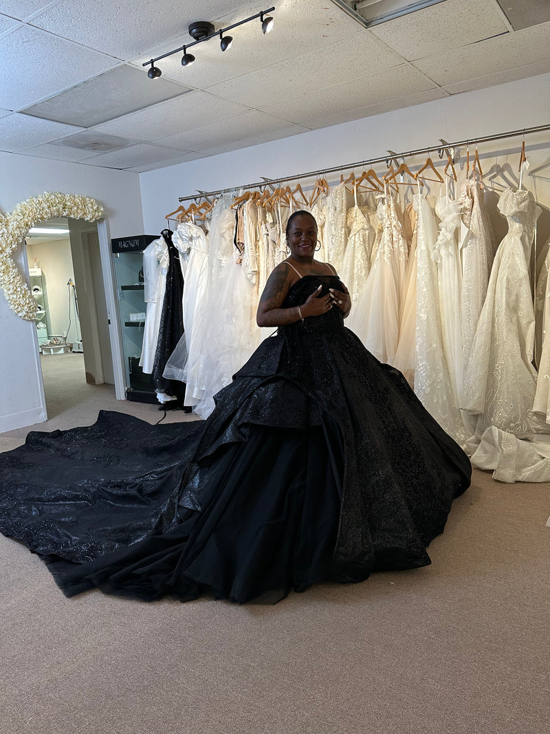 Exclusive Black Custom Wedding Dress Custom SIZE ONLY / IVORY/WHITE / NO Exclusive Black Custom Wedding Dress Custom SIZE ONLY / IVORY/WHITE / NO