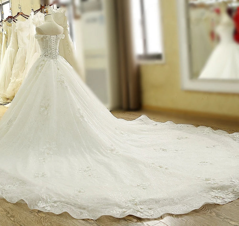 Vintage Luxury Lace Ball Gown Bridal Wedding Dress with Sleeves