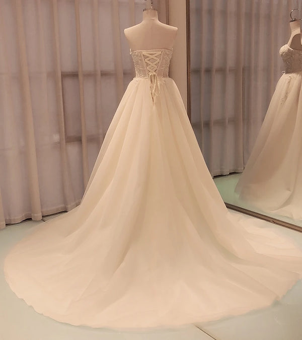 Gorgeous Appliques Court Train A-Line Wedding Dress Luxury Strapless Backless Bridal Gown