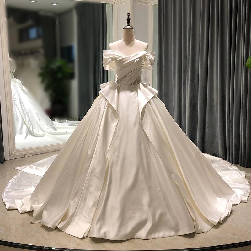 Vintage style Elegant Satin Wedding Gown Ivory / 100cm / 20W Vintage style Elegant Satin Wedding Gown Ivory / 100cm / 20W