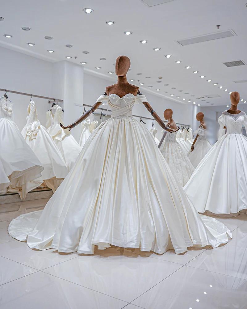 princess wedding dresses 2023 Custom-made Arabic Dubai Women's plus size wedding dresses with Illusion Long Sleeves, Beads, Crystal Lace, and African Puffy Princess Bridal Gown -